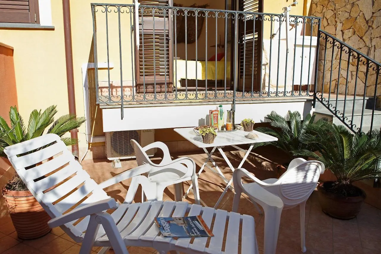Adriana Casa Vacanze Holiday Tours In Sicily أتشيريالي